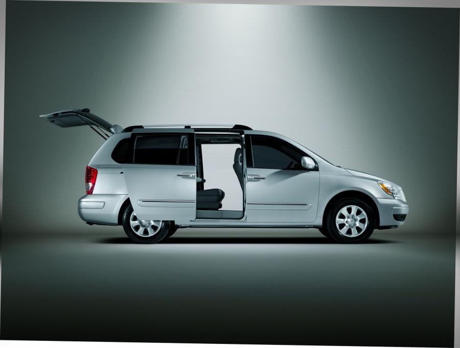  Hyundai Entourage 2006 года  (фото 30 из 46)
